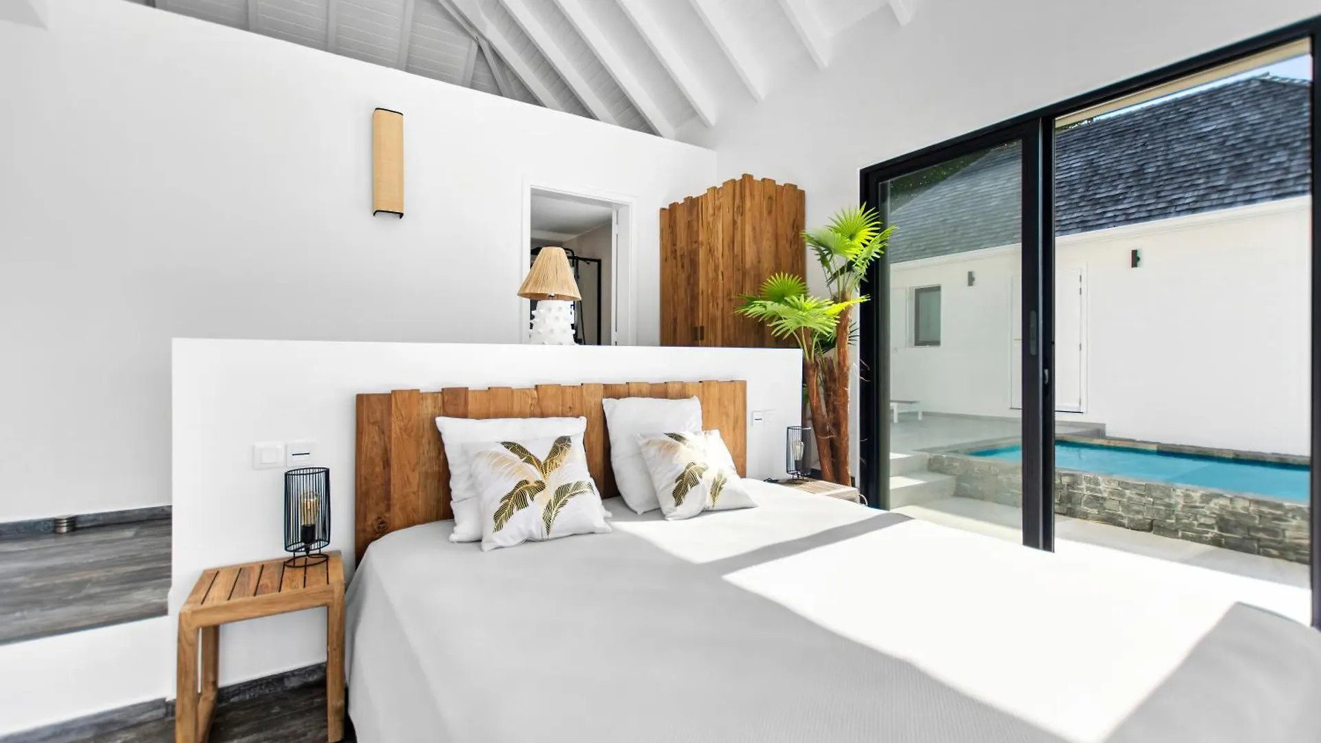 Villa Prestigieuse Avec Vue Spectaculaire Sur L Anse Marcel Sint Maarten
