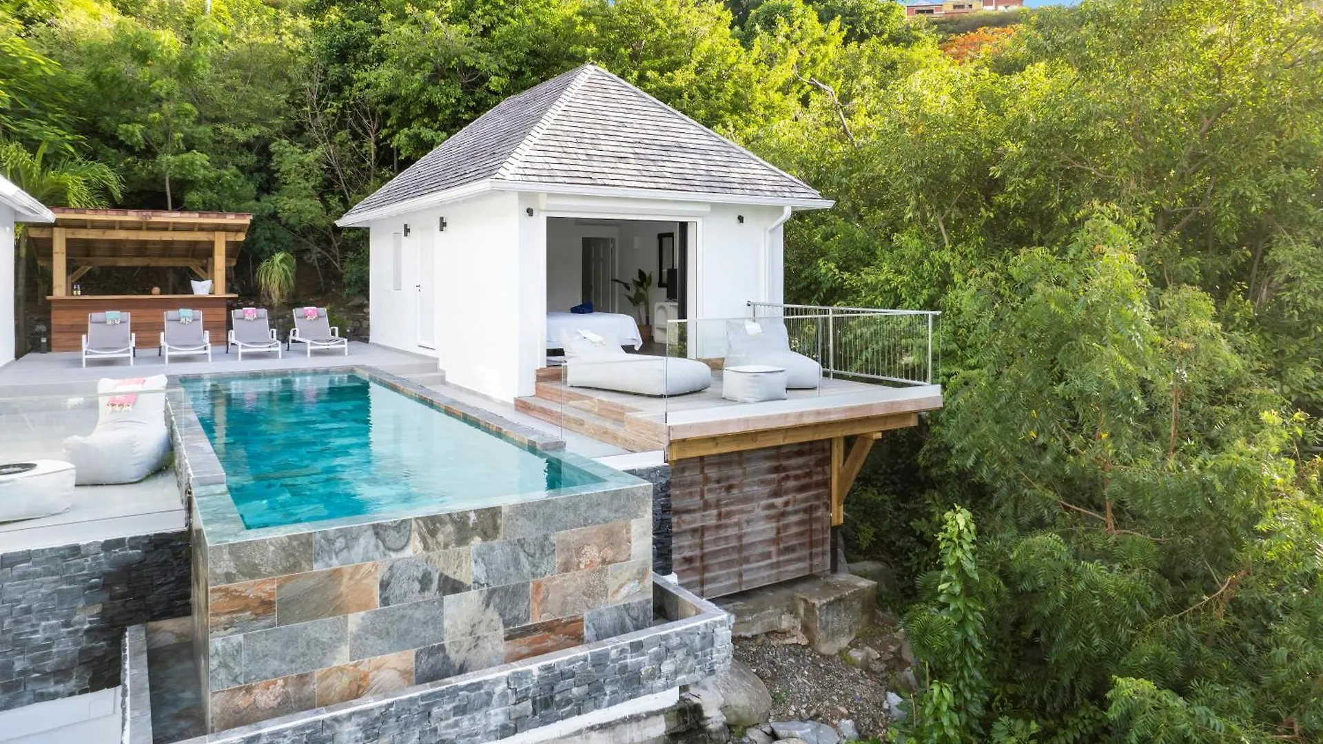 Villa Prestigieuse Avec Vue Spectaculaire Sur L Anse Marcel Sint Maarten